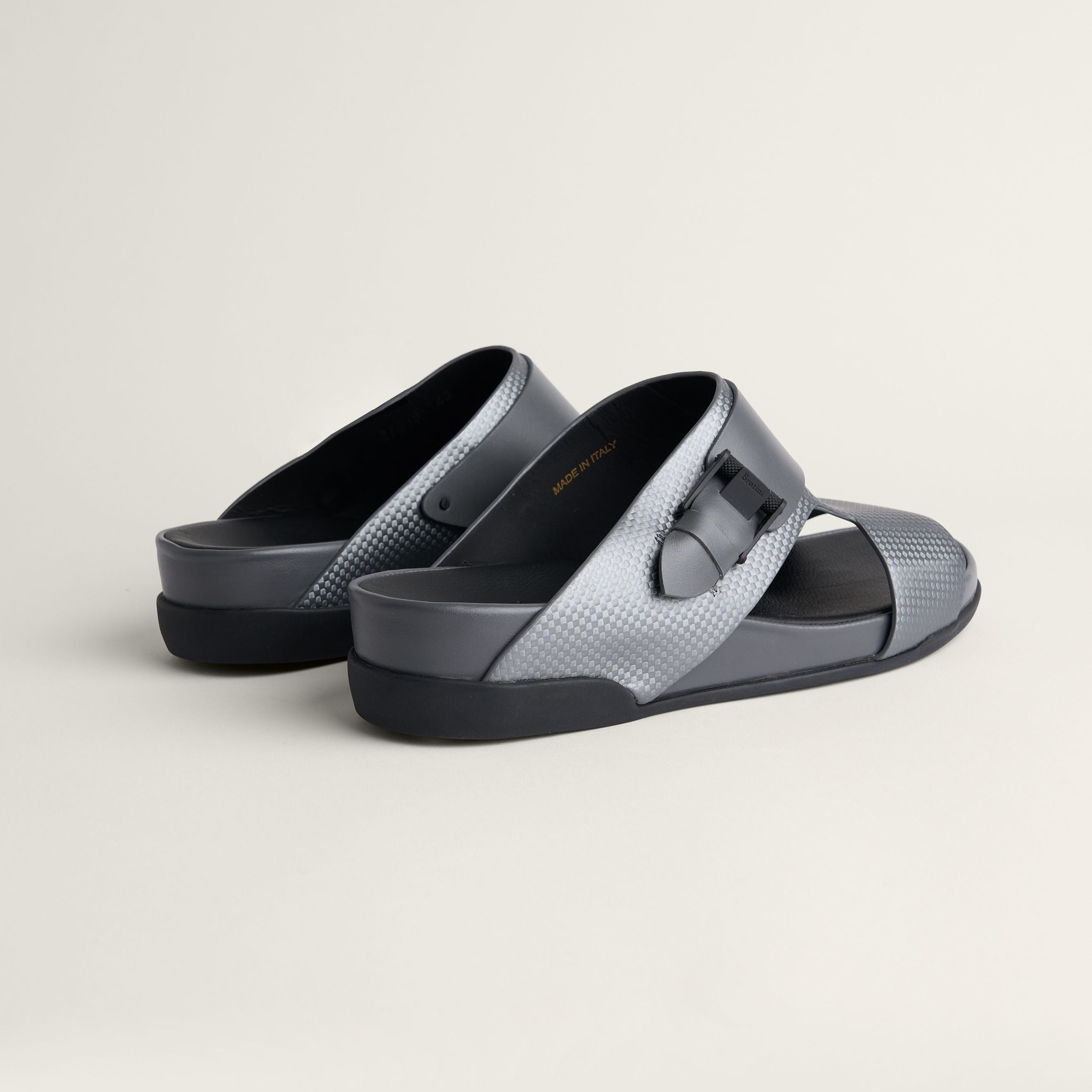 Sandal Carbon Metallic Grey
